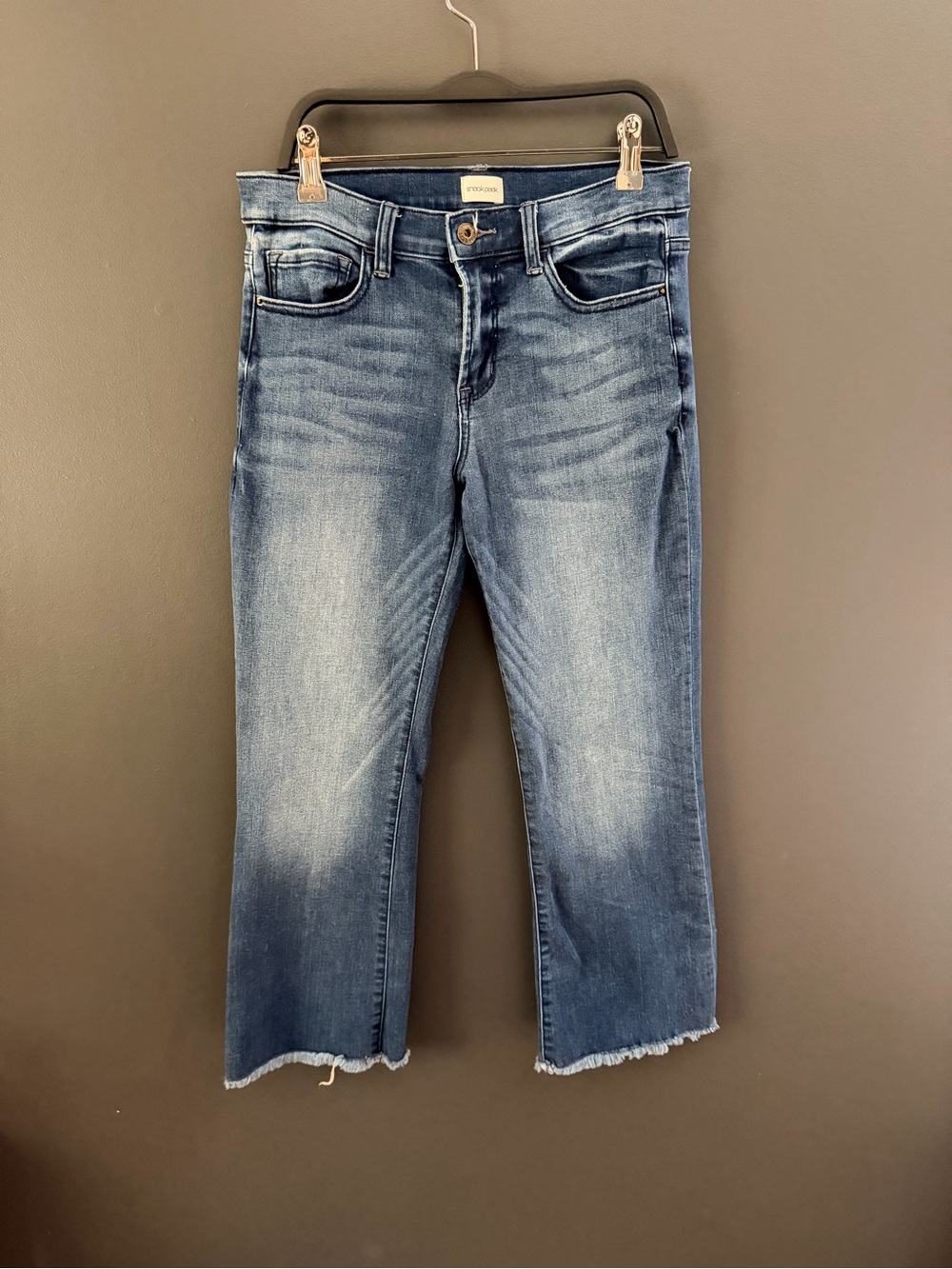 Straight Cropped Jeans in Medium Blue